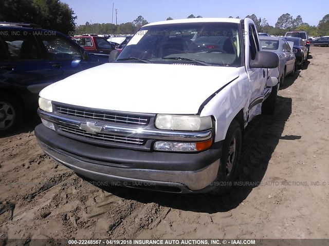 1GCEC14V4YZ315075 - 2000 CHEVROLET SILVERADO C1500 WHITE photo 2