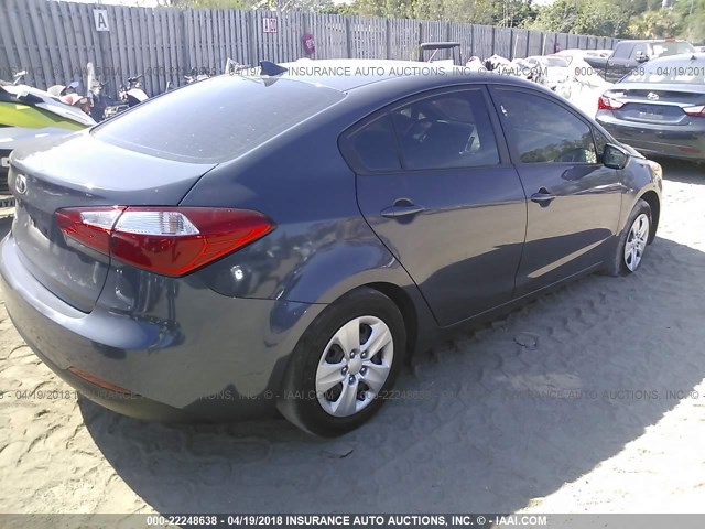 KNAFK4A67G5613080 - 2016 KIA FORTE LX GRAY photo 4