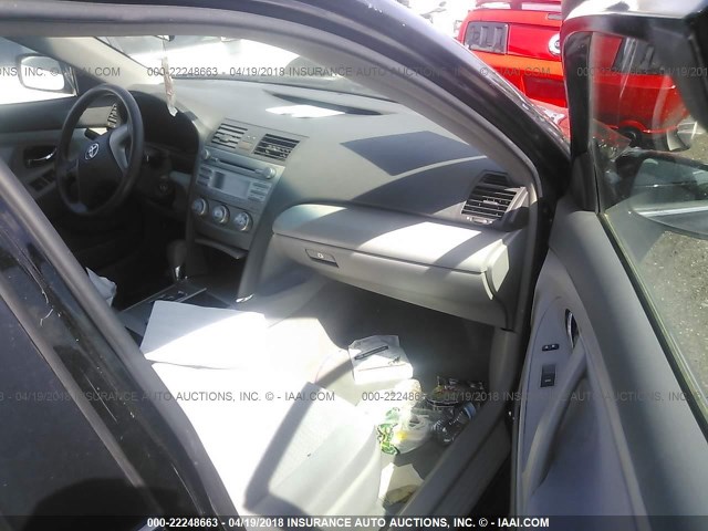 4T1BF3EK5AU509560 - 2010 TOYOTA CAMRY SE/LE/XLE BLACK photo 5