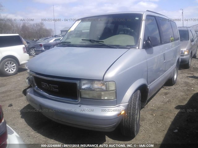 1GKDM19W5XB537811 - 1999 GMC SAFARI XT SILVER photo 2