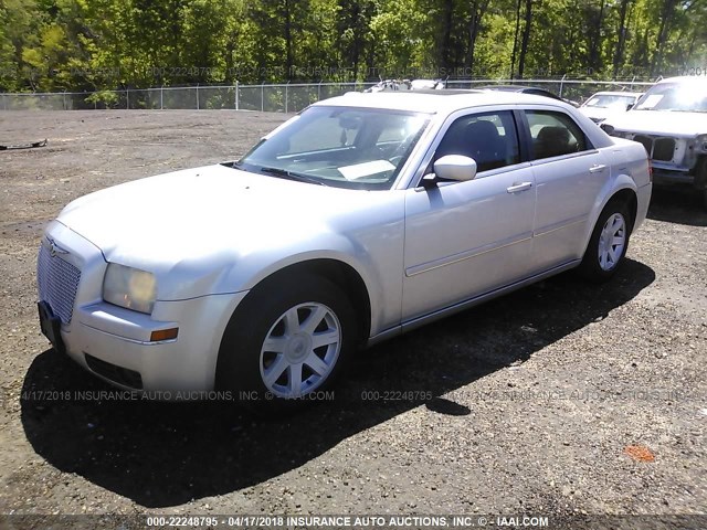 2C3JA53G85H604426 - 2005 CHRYSLER 300 TOURING SILVER photo 2