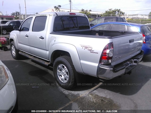 3TMJU4GN3BM123826 - 2011 TOYOTA TACOMA DOUBLE CAB PRERUNNER SILVER photo 3