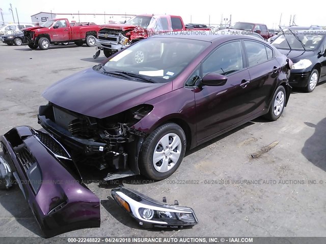 3KPFK4A78HE020930 - 2017 KIA FORTE LX MAROON photo 2