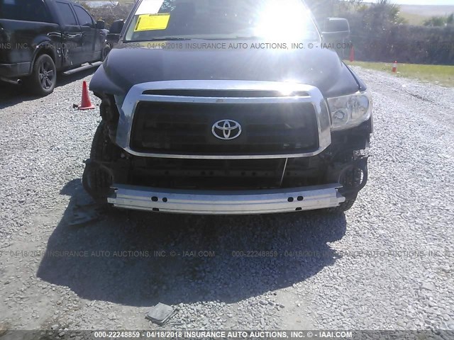 5TFEY5F10DX138744 - 2013 TOYOTA TUNDRA CREWMAX SR5 BLACK photo 6