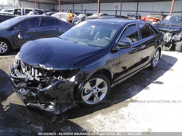 4T1BF1FK1CU156918 - 2012 TOYOTA CAMRY SE/LE/XLE BLACK photo 2