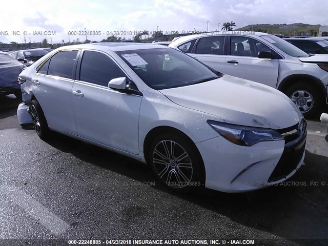 4T1BF1FK5GU180287 - 2016 TOYOTA CAMRY LE/XLE/SE/XSE WHITE photo 1