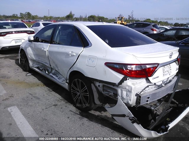 4T1BF1FK5GU180287 - 2016 TOYOTA CAMRY LE/XLE/SE/XSE WHITE photo 6