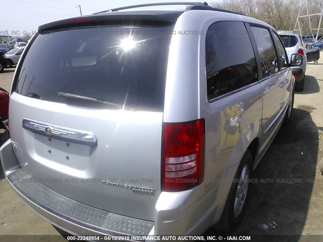 2A4RR5D18AR113421 - 2010 CHRYSLER TOWN & COUNTRY TOURING SILVER photo 4