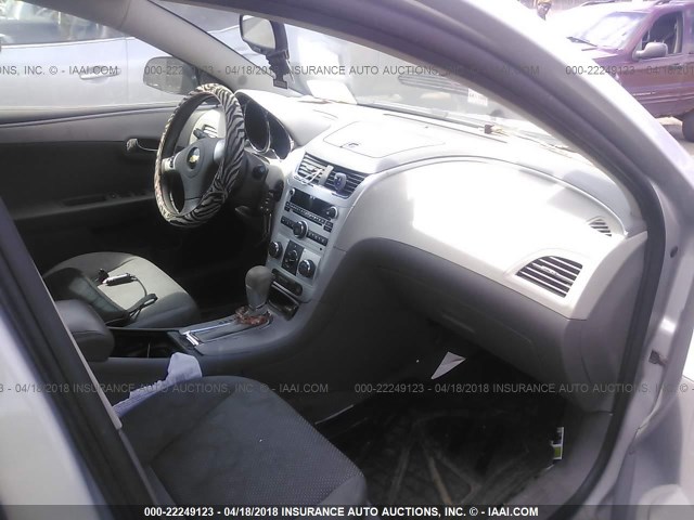 1G1ZA5EU6BF145601 - 2011 CHEVROLET MALIBU LS 银色 照片 5