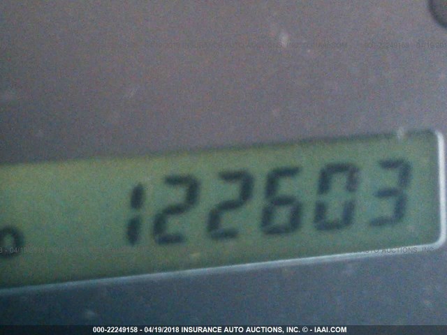 KL1TJ52664B159664 - 2004 CHEVROLET AVEO LS SILVER photo 7