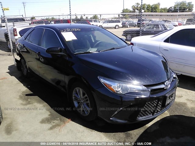 4T1BF1FK0HU717147 - 2017 TOYOTA CAMRY LE/XLE/SE/XSE BLACK photo 1