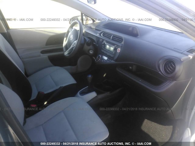 JTDKDTB37E1566681 - 2014 TOYOTA PRIUS C GRAY photo 5