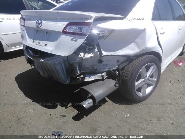 4T1BF1FK5DU707014 - 2013 TOYOTA CAMRY L/SE/LE/XLE 白色 照片 6