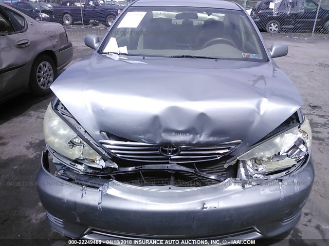 4T1BE32K05U638237 - 2005 TOYOTA CAMRY LE/XLE/SE ნაცრისფერი ფოტო 6