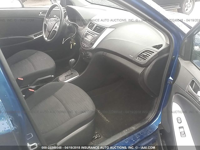 KMHCT5AE1GU265780 - 2016 HYUNDAI ACCENT SE BLUE photo 5