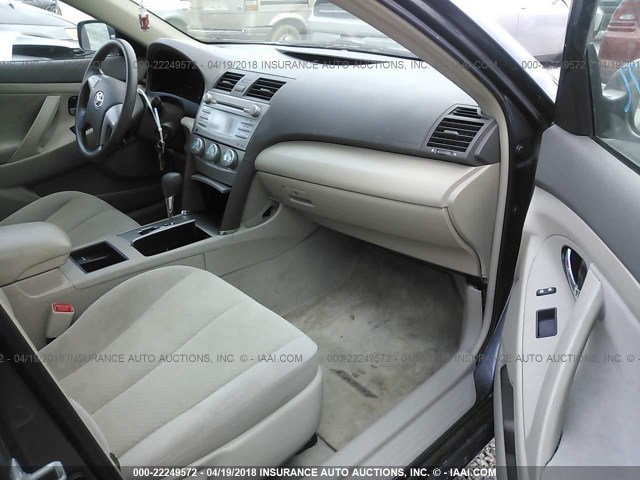 4T1BE46K29U798772 - 2009 TOYOTA CAMRY SE/LE/XLE 灰色 照片 5