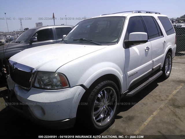 5LMFU27R93LJ38937 - 2003 LINCOLN NAVIGATOR WHITE photo 2