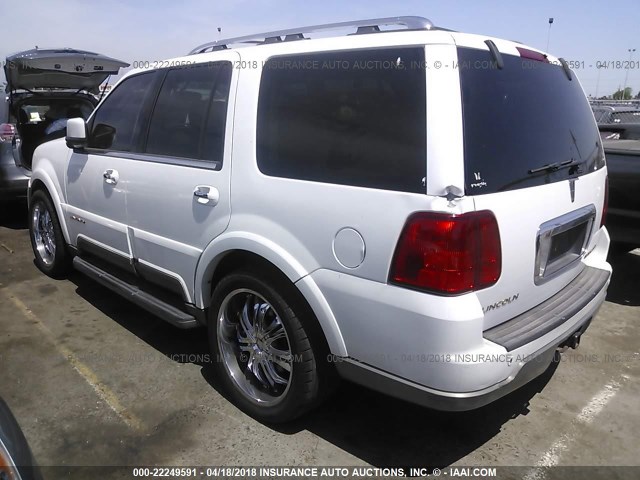 5LMFU27R93LJ38937 - 2003 LINCOLN NAVIGATOR WHITE photo 3