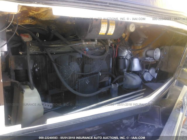 1GBKP37WXG3310699 - 1986 CHEVROLET P30 GRAY photo 10