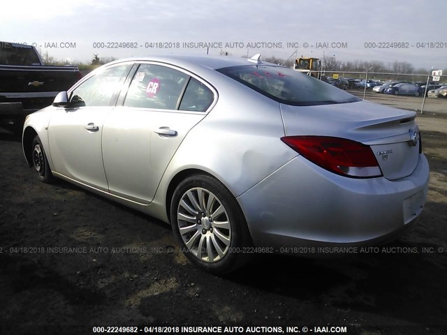 W04GN5ECXB1144274 - 2011 BUICK REGAL CXL SILVER photo 3