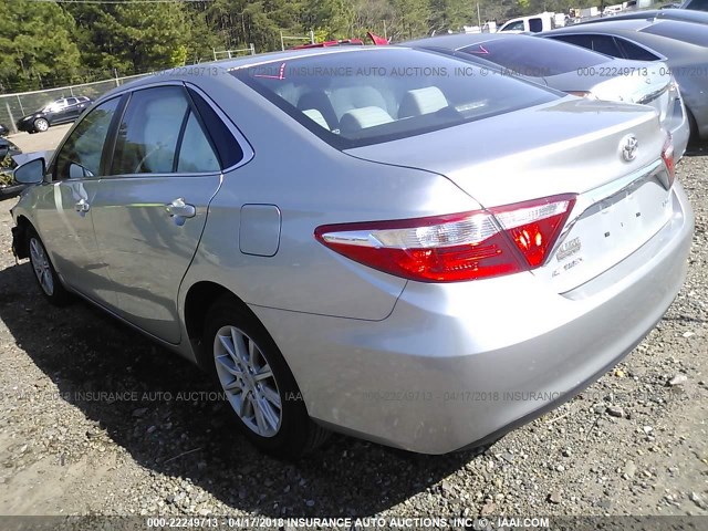 4T1BF1FK4FU096556 - 2015 TOYOTA CAMRY LE/XLE/SE/XSE SILVER photo 3