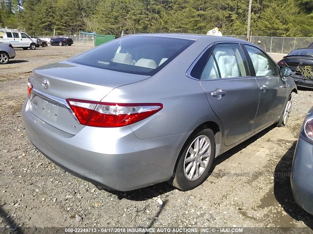 4T1BF1FK4FU096556 - 2015 TOYOTA CAMRY LE/XLE/SE/XSE SILVER photo 4