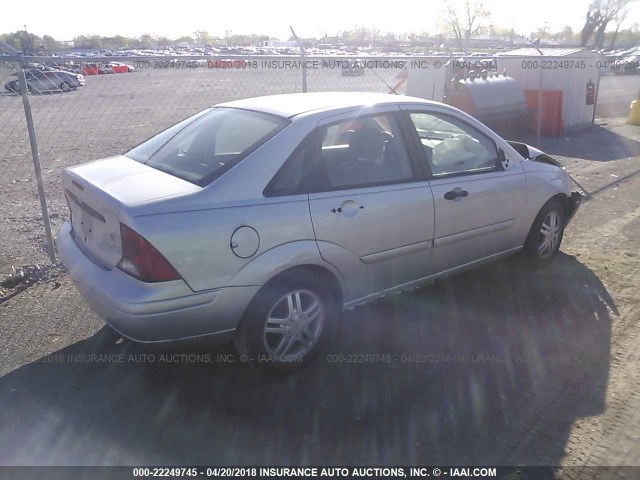 1FAFP34P73W318008 - 2003 FORD FOCUS SE/SE COMFORT/SE SPORT SILVER photo 4