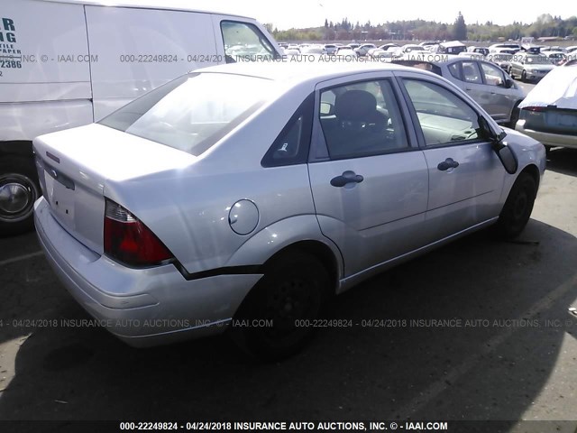 1FAFP34N37W211901 - 2007 FORD FOCUS ZX4/S/SE/SES 银色 照片 4