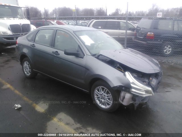 1FAHP3FN8BW157297 - 2011 FORD FOCUS SE GRAY photo 1