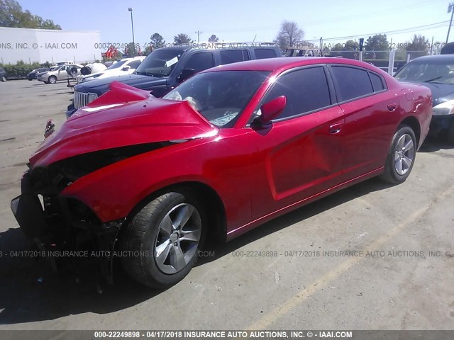 2C3CDXHG8DH550113 - 2013 DODGE CHARGER SXT RED photo 2