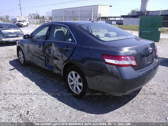 4T1BF3EK4BU675070 - 2011 TOYOTA CAMRY SE/LE/XLE GRAY photo 3