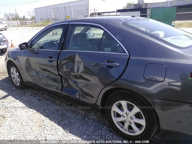 4T1BF3EK4BU675070 - 2011 TOYOTA CAMRY SE/LE/XLE GRAY photo 6