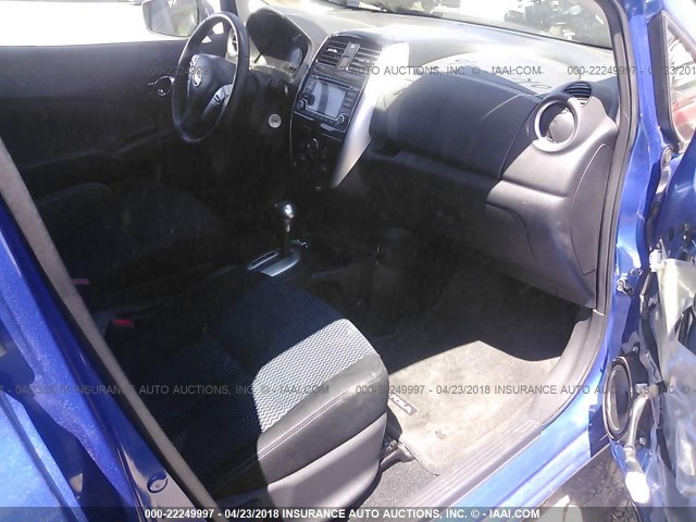 3N1CE2CP7HL363108 - 2017 NISSAN VERSA NOTE S/S PLUS/SV/SL/SR BLUE photo 5