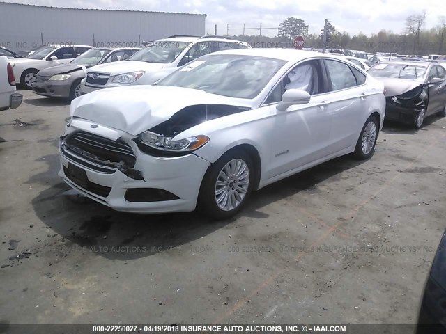 3FA6P0LU5GR155356 - 2016 FORD FUSION SE HYBRID WHITE photo 2