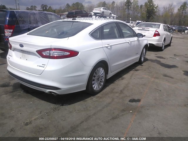 3FA6P0LU5GR155356 - 2016 FORD FUSION SE HYBRID WHITE photo 4