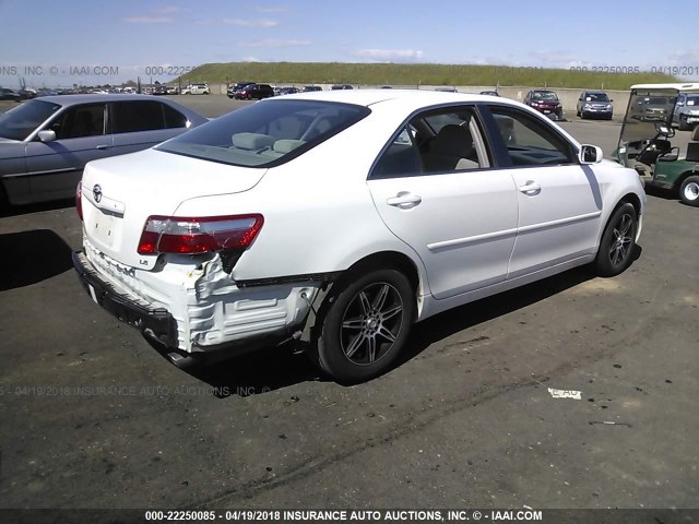 4T1BK46K97U554736 - 2007 TOYOTA CAMRY NEW GENERAT LE/XLE/SE WHITE photo 4