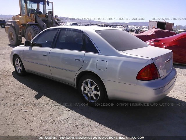 4T1BF28B7YU099408 - 2000 TOYOTA AVALON XL/XLS SILVER photo 3