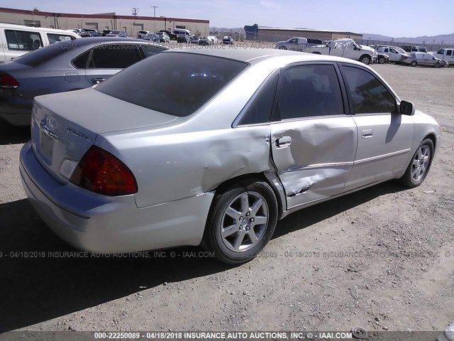 4T1BF28B7YU099408 - 2000 TOYOTA AVALON XL/XLS SILVER photo 4