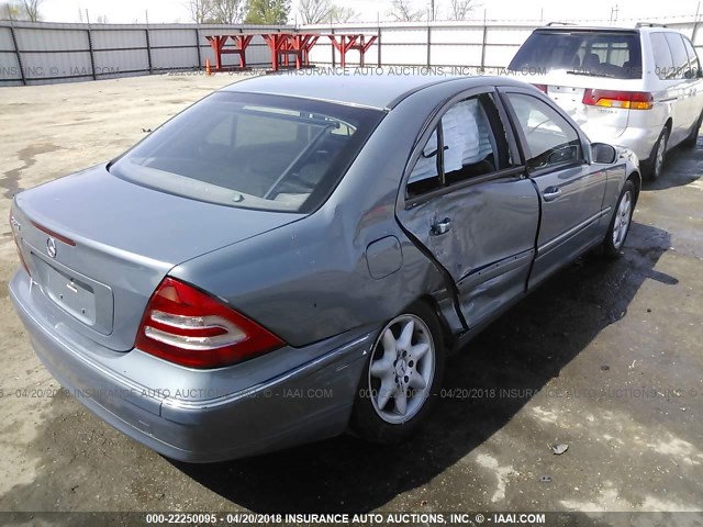 WDBRF64JX4F524172 - 2004 MERCEDES-BENZ C 320 Light Blue photo 4