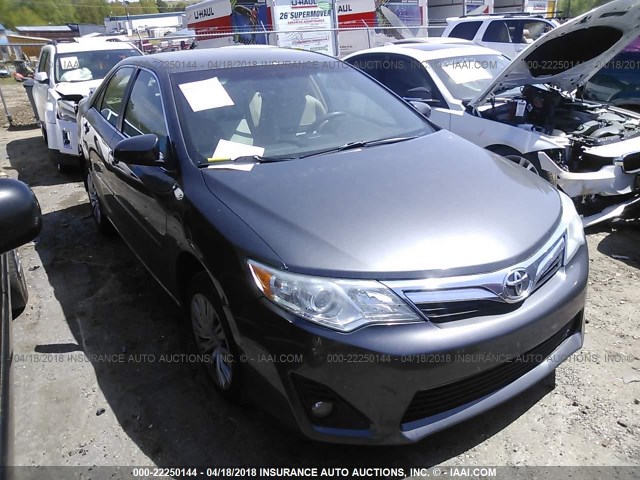 4T4BF1FK1CR250819 - 2012 TOYOTA CAMRY SE/LE/XLE GRAY photo 1