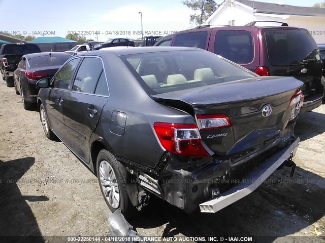 4T4BF1FK1CR250819 - 2012 TOYOTA CAMRY SE/LE/XLE GRAY photo 3