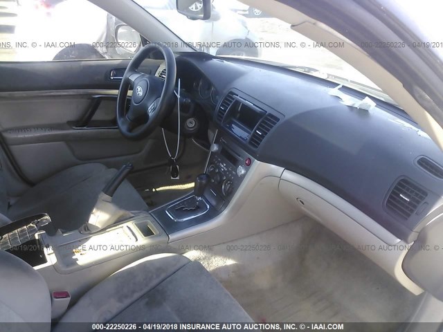 4S3BL616487222906 - 2008 SUBARU LEGACY 2.5I WHITE photo 5