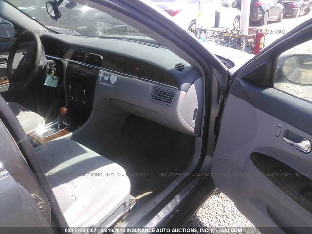 2G4WC562951297185 - 2005 BUICK LACROSSE CX GRAY photo 5