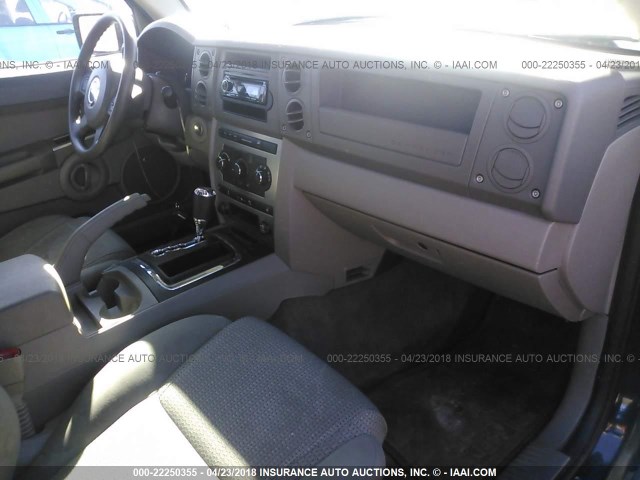 1J8HG48K67C625502 - 2007 JEEP COMMANDER BLACK photo 5