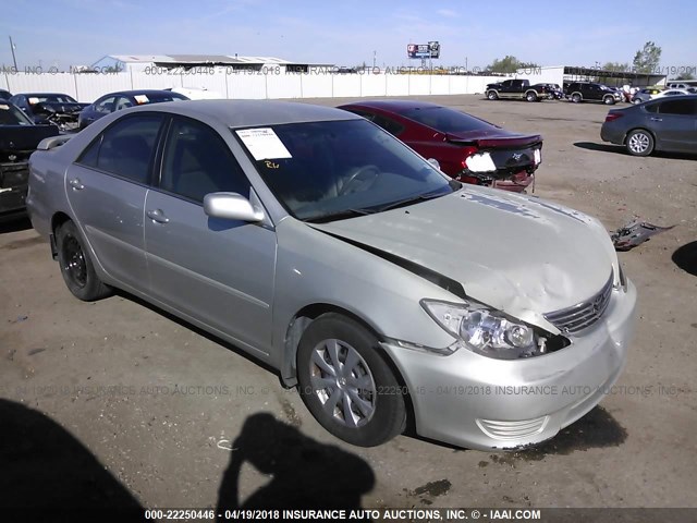 4T1BE32K05U035031 - 2005 TOYOTA CAMRY LE/XLE/SE SILVER photo 1