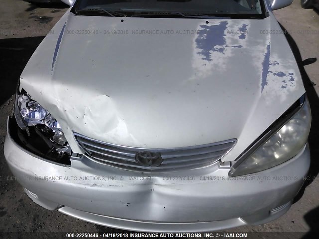 4T1BE32K05U035031 - 2005 TOYOTA CAMRY LE/XLE/SE ვერცხლისფერი ფოტო 10