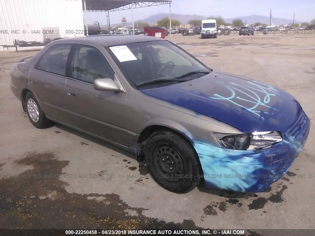 4T1BG22K7XU872026 - 1999 TOYOTA CAMRY CE/LE/XLE ოქროსფერი ფოტო 1
