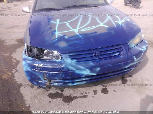 4T1BG22K7XU872026 - 1999 TOYOTA CAMRY CE/LE/XLE ოქროსფერი ფოტო 6