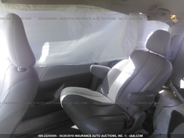 5TDYK3DC4DS385729 - 2013 TOYOTA SIENNA XLE/LIMITED WHITE photo 8