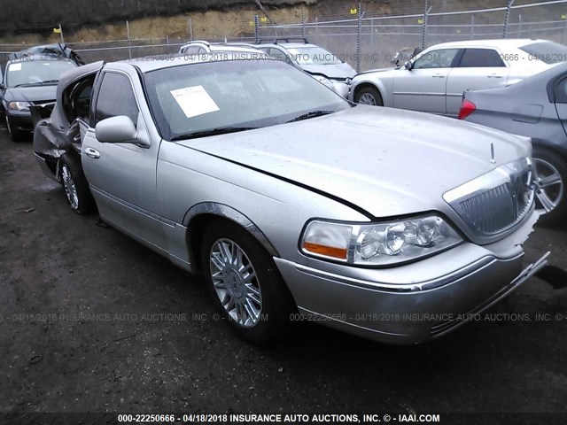 1LNHM82V46Y640541 - 2006 LINCOLN TOWN CAR SIGNATURE LIMITED SILVER photo 1